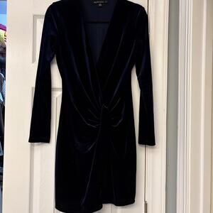Black Halo Lara Navy Blue Long Sleeve Velvet  V-Neck Mini Stretch Dress Size 2